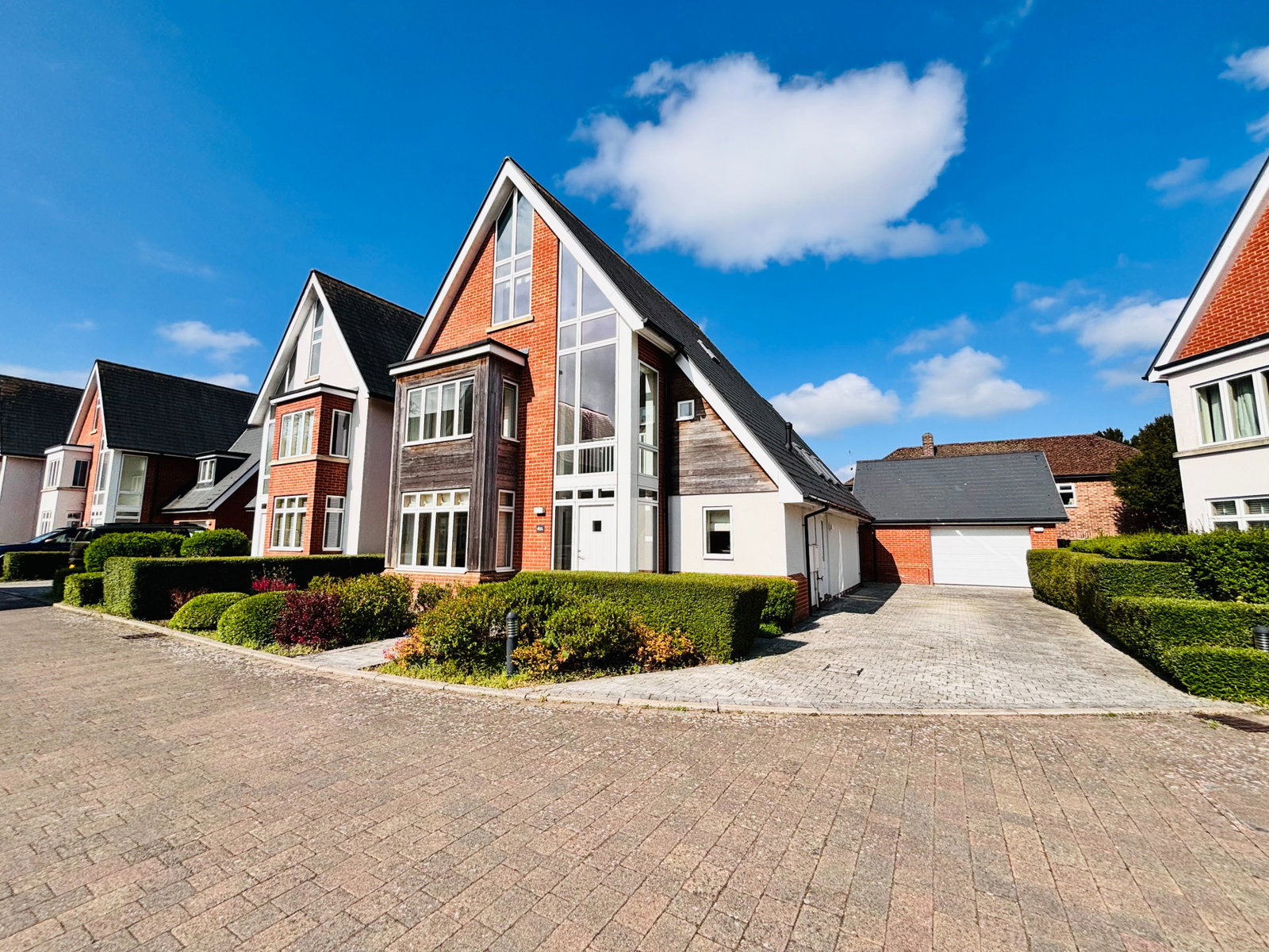 Detached House in Ashford