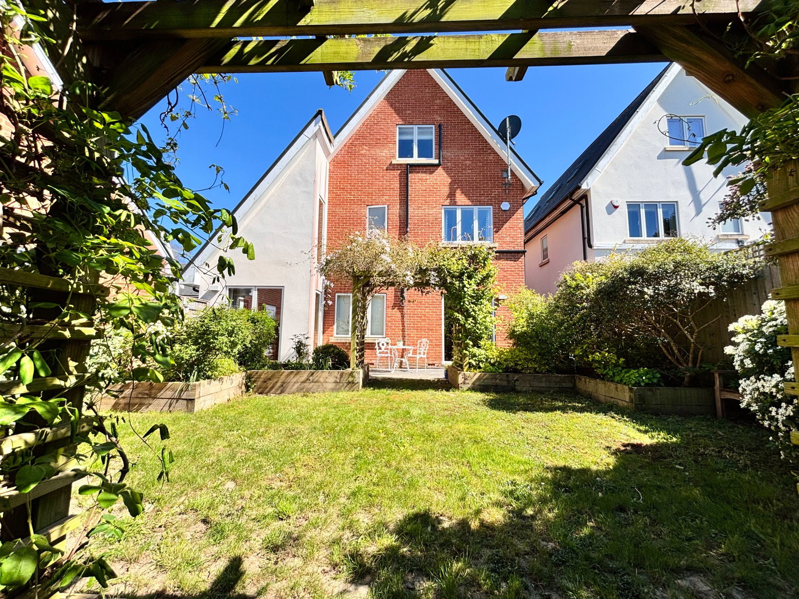Detached House in Ashford