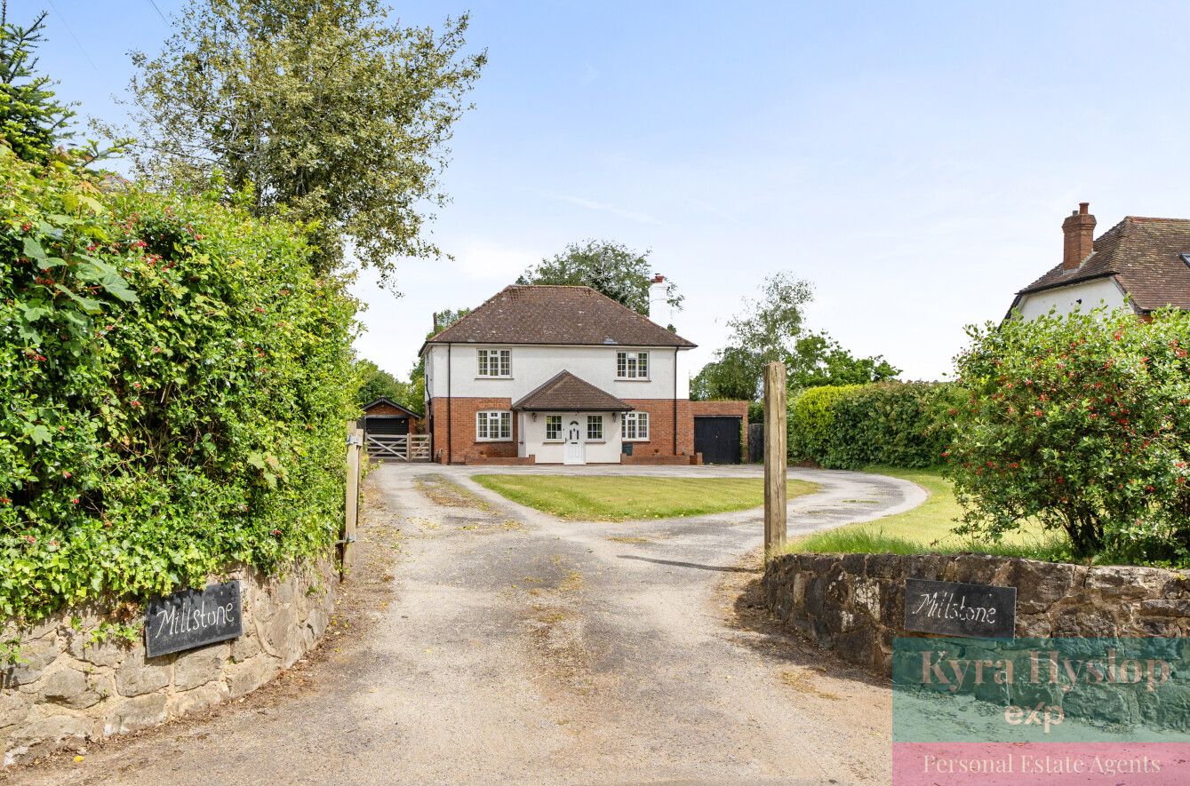 Detached House in Exeter
