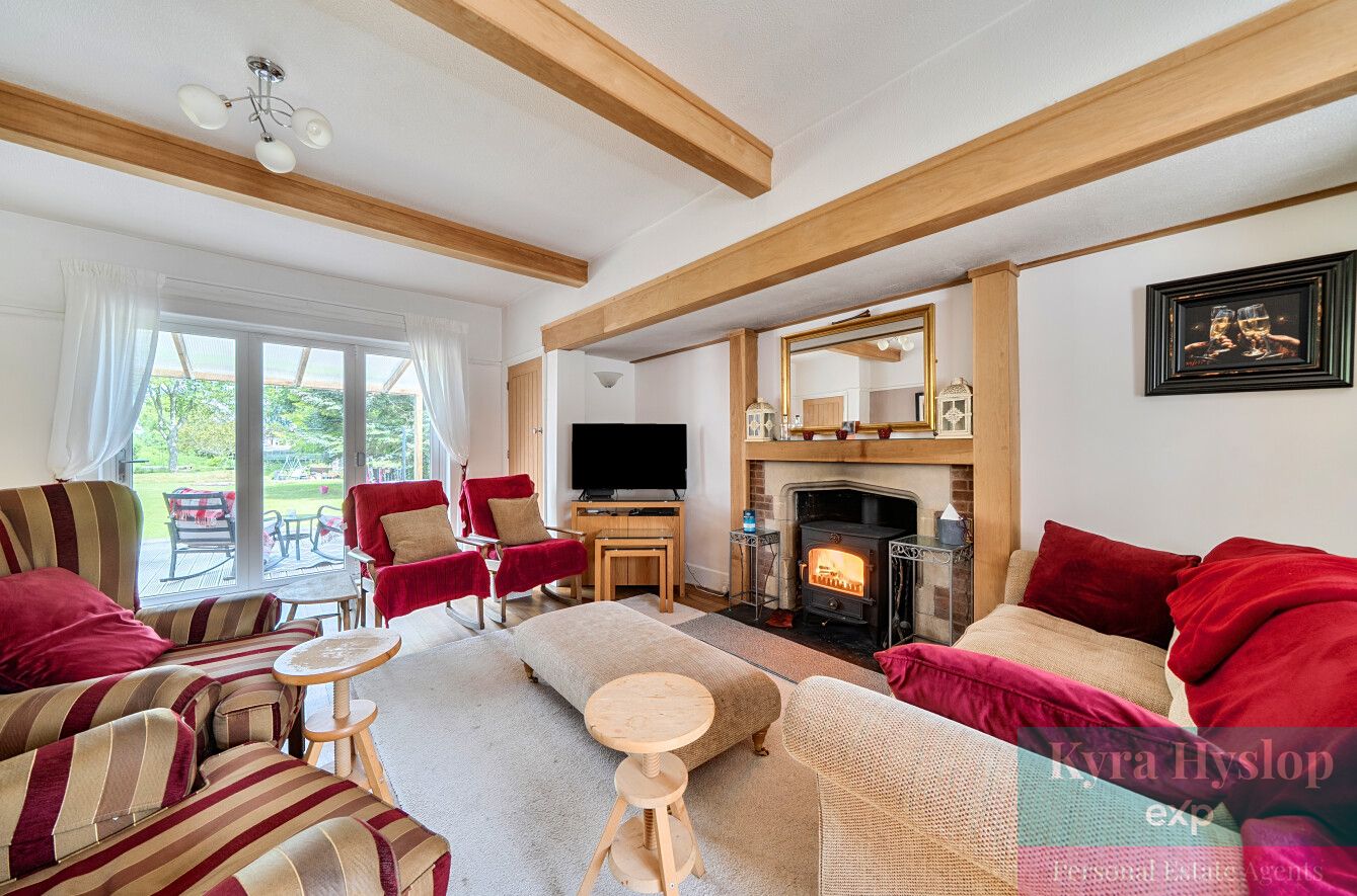 Detached House in Exeter