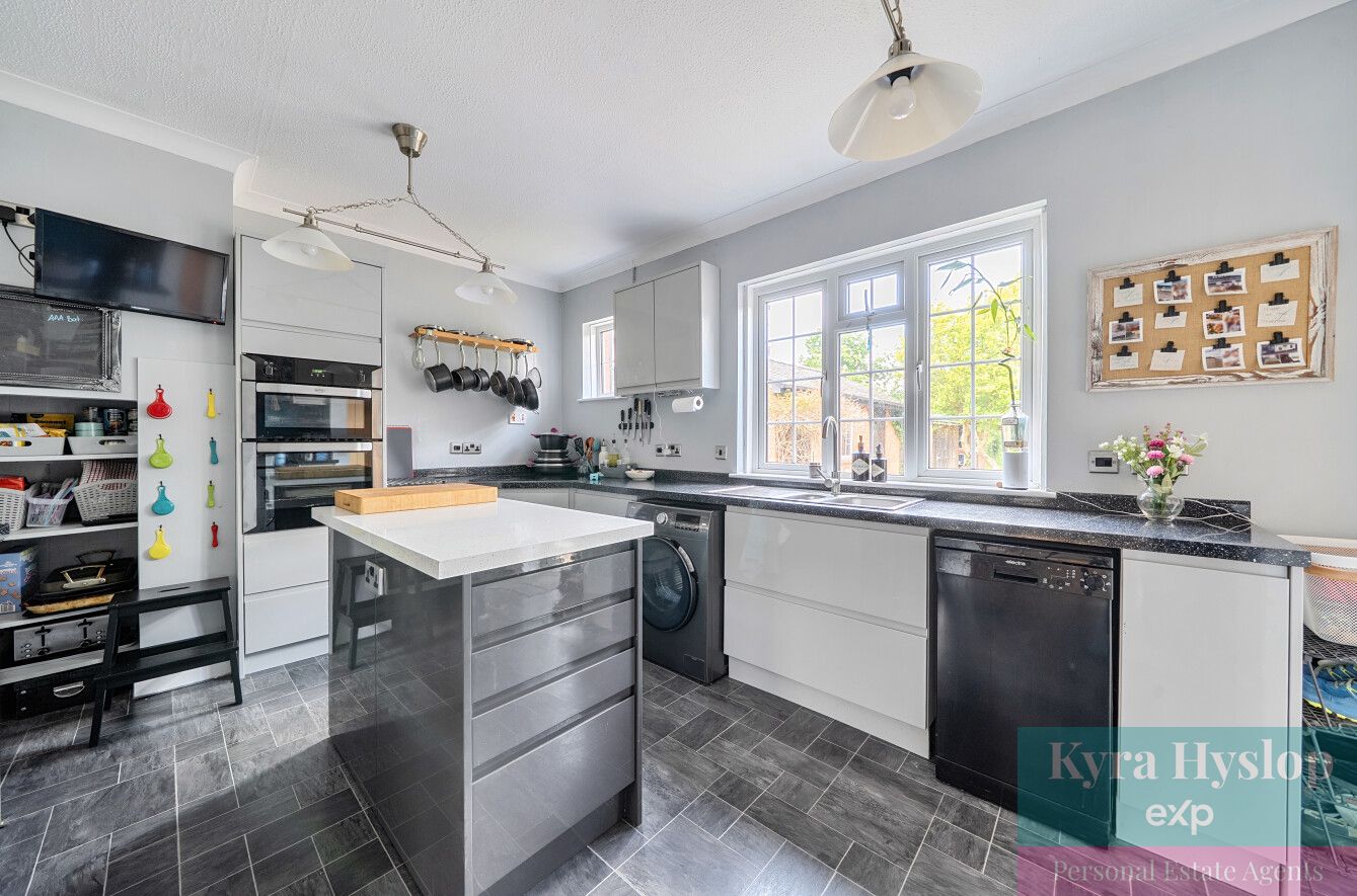 Detached House in Exeter