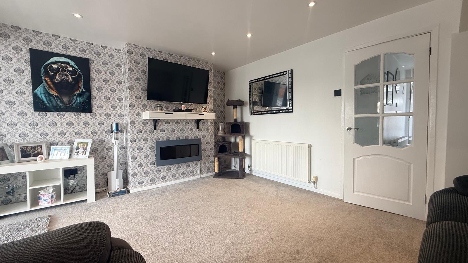 Town House in Stoke-on-trent 5