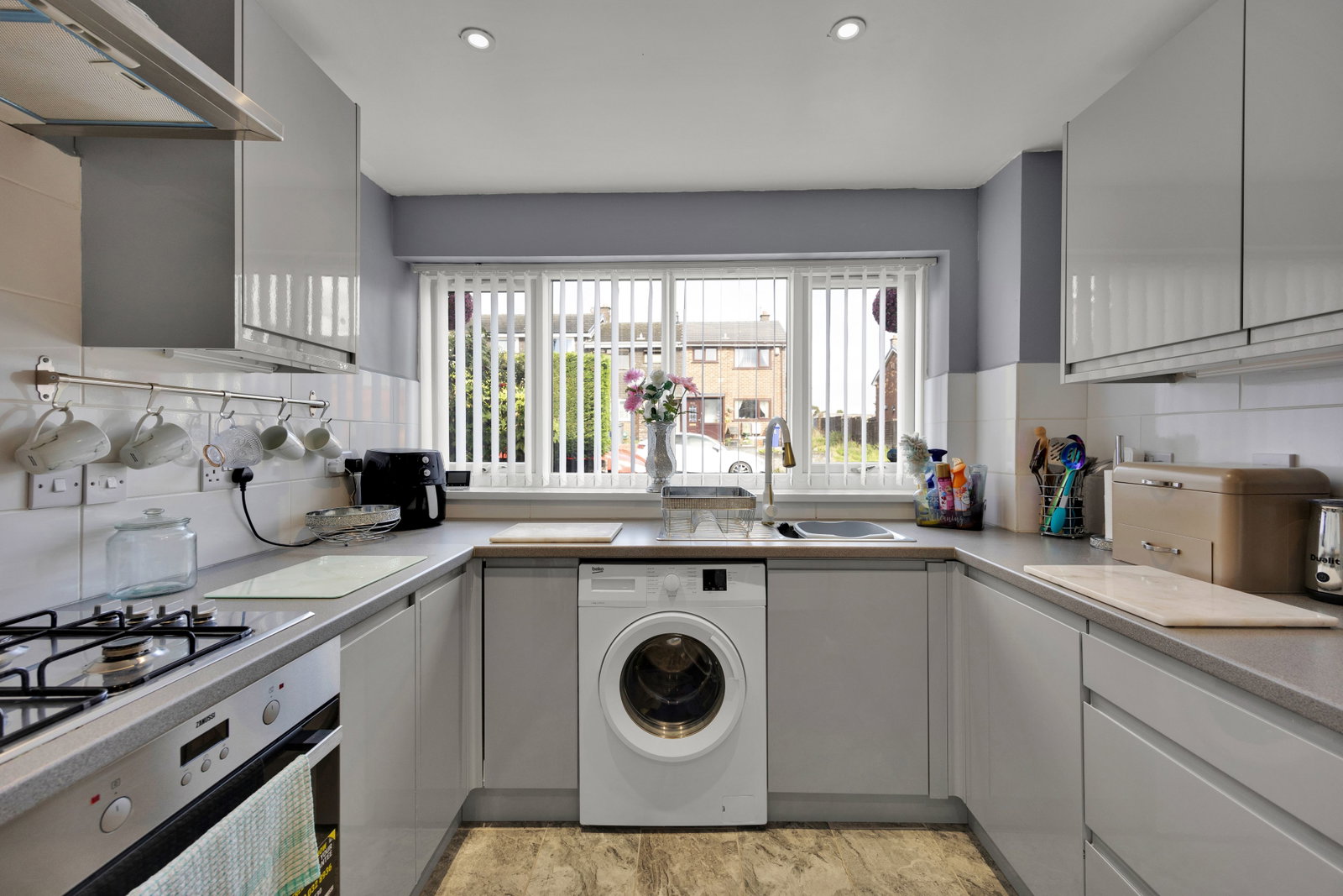 Town House for sale in Stoke-on-trent, Newmount Road, Fenpark, Stoke-on-trent, ST4 3HQ
