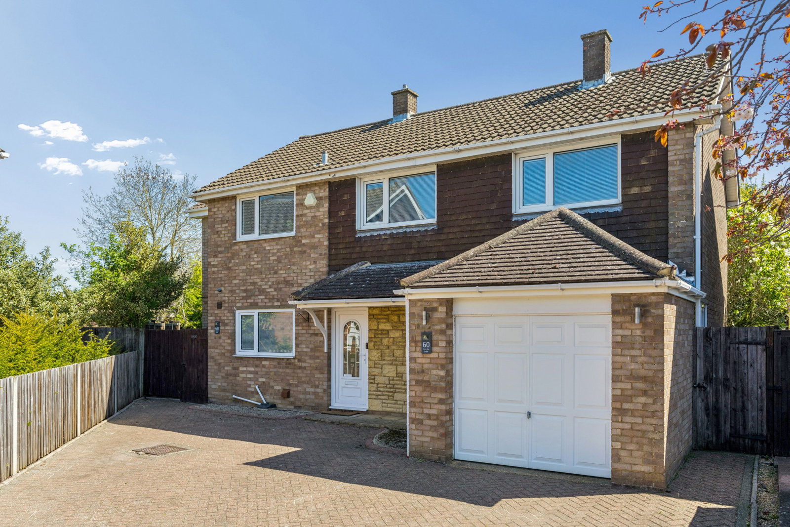 Detached House in Dunstable