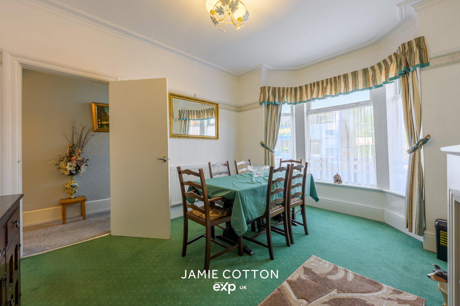 Semi Detached House in Halesowen