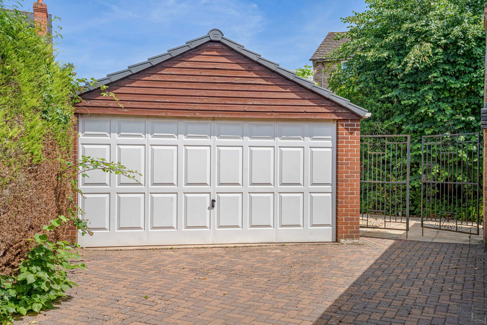 Detached House for sale in Cheltenham, Lansdown Close, Cheltenham, GL51, 2016 m²
