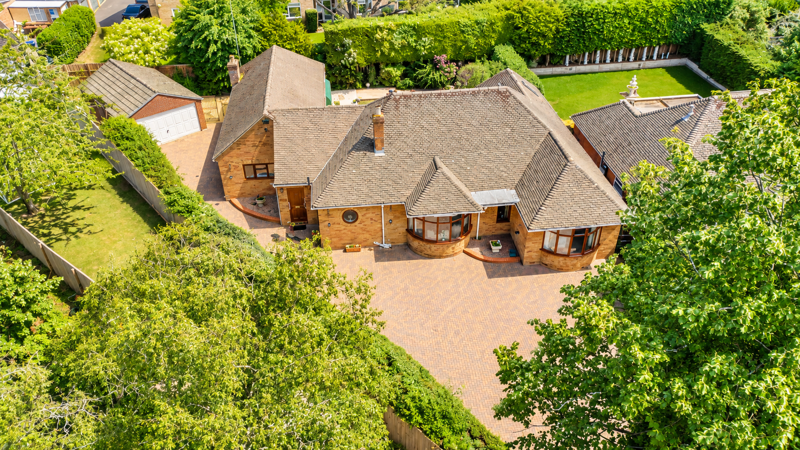 Detached House for sale in Cheltenham, Lansdown Close, Cheltenham, GL51, 2016 m²