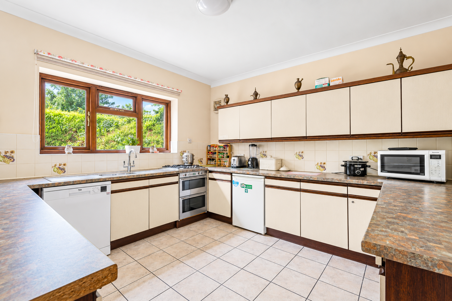 Detached House for sale in Cheltenham, Lansdown Close, Cheltenham, GL51, 2016 m²