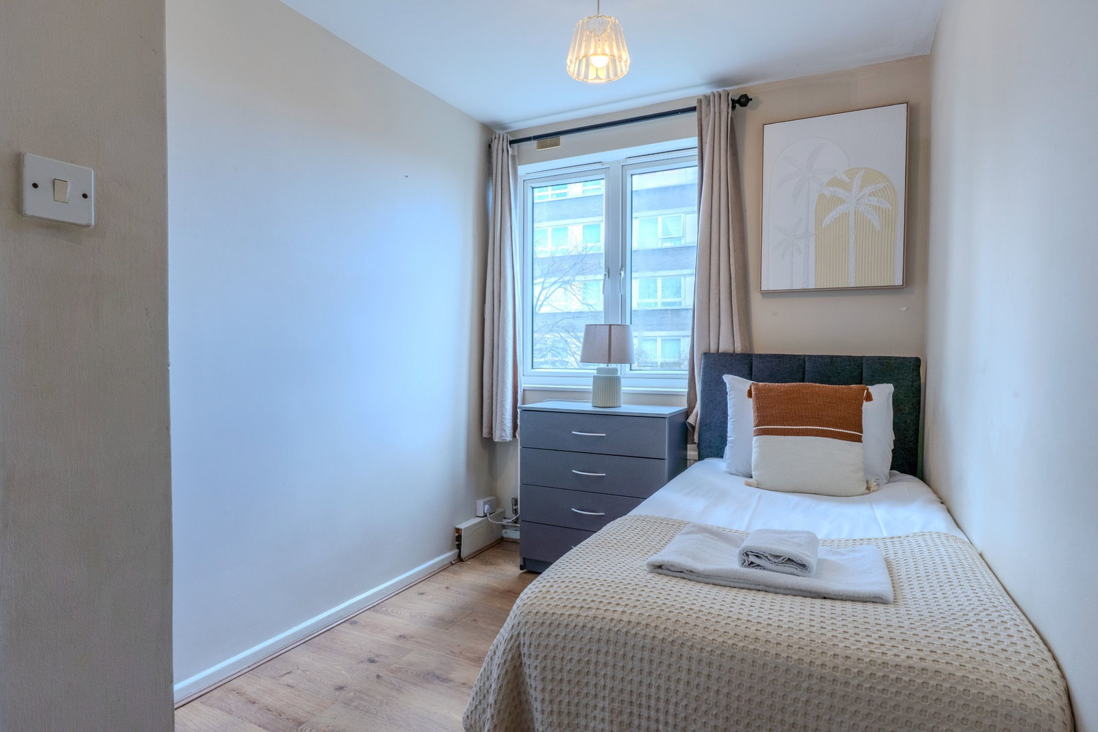 Flat for sale in London, Kingsnorth House, Ladbroke Grove W10 6SH, 1044 m²