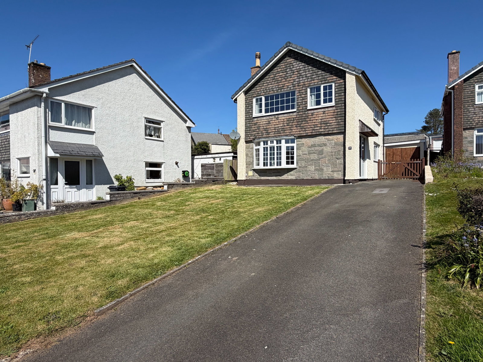 Detached House in Par