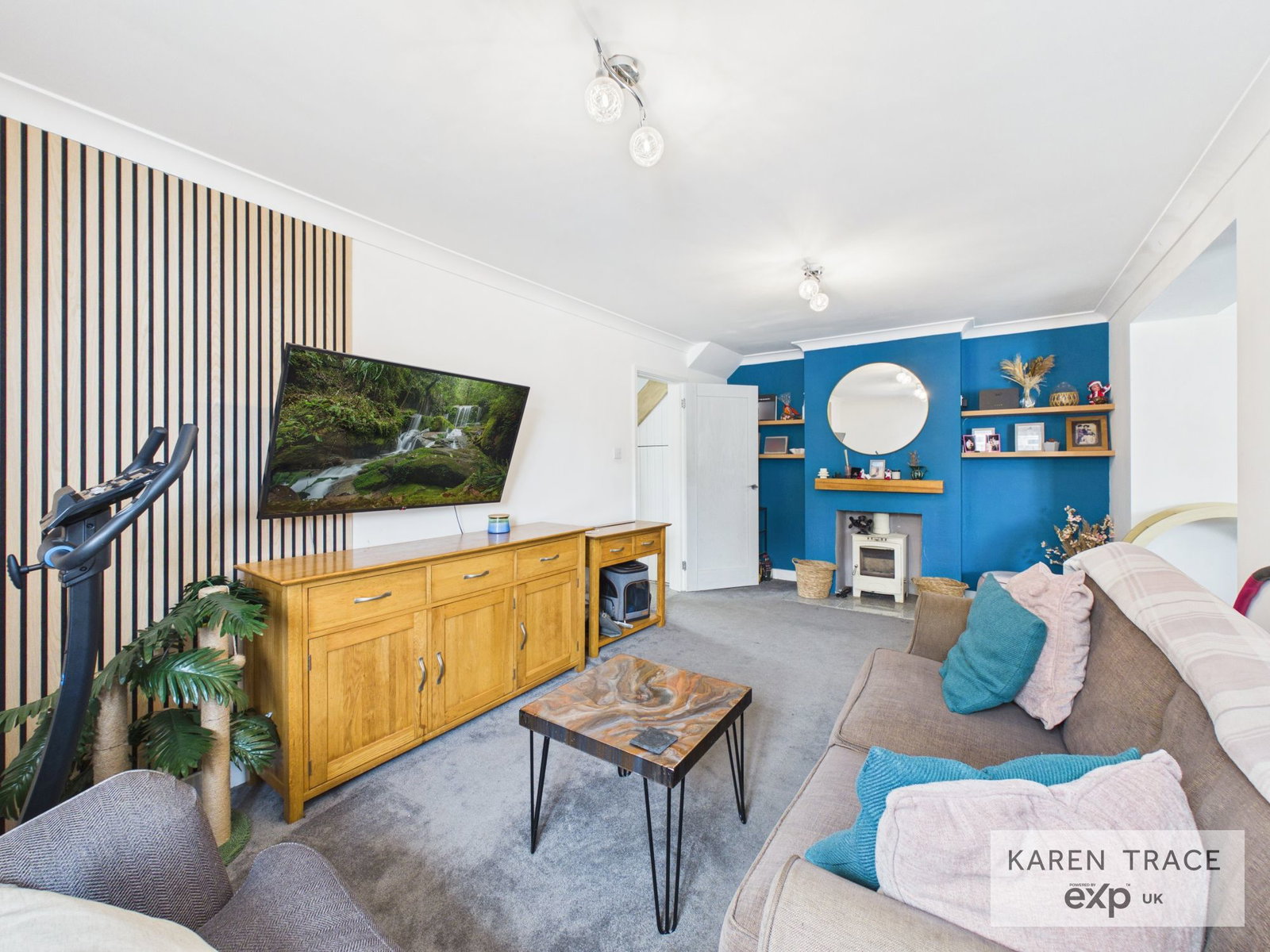 Semi Detached House in Par