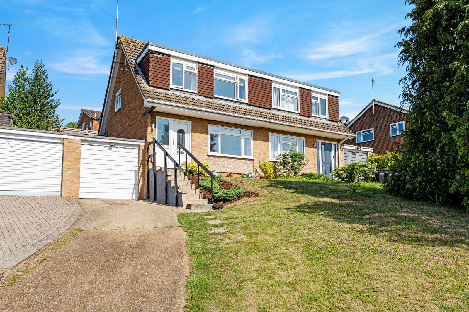Semi Detached House in South Croydon