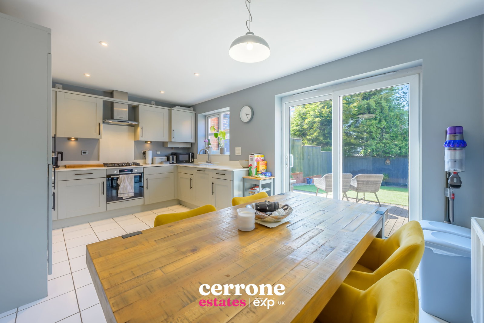 Semi Detached House in Redditch