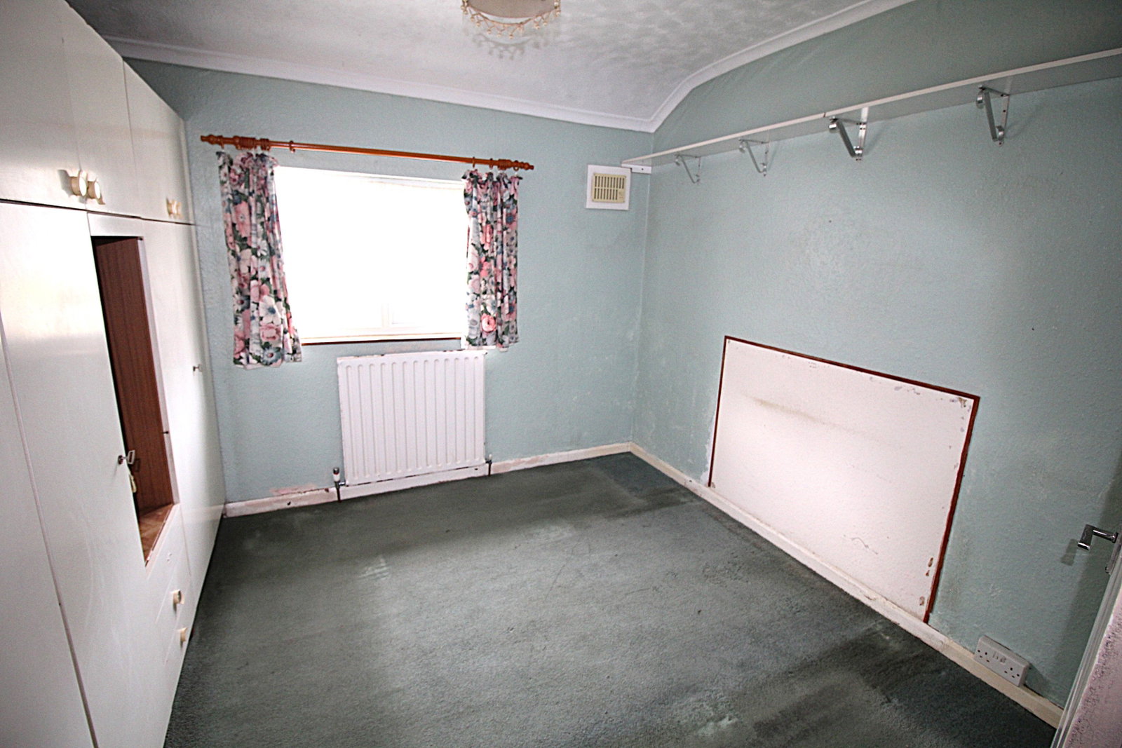 Terraced House for sale in Dudley, Chester Road, Dudley, West Midlands, DY2 9RZ