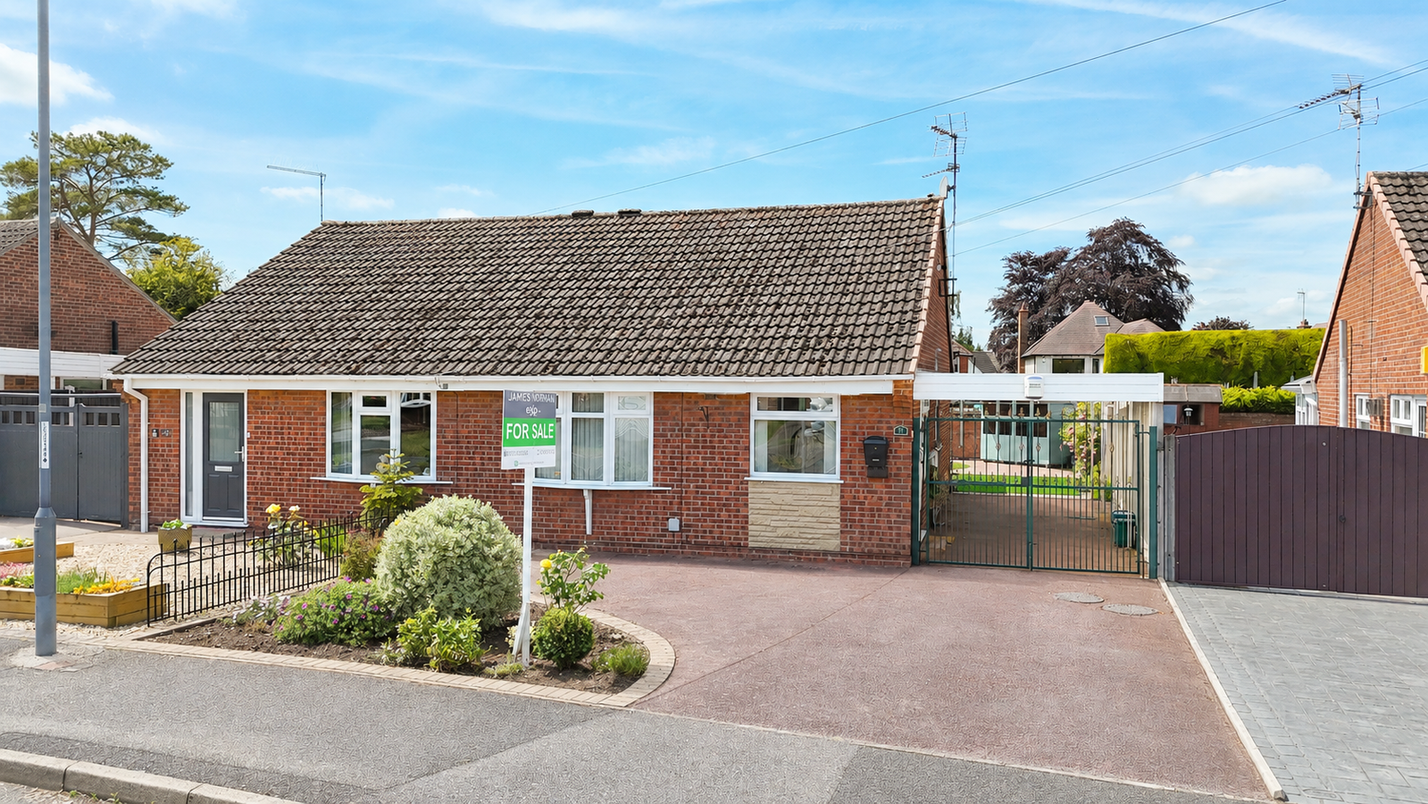 Semi Detached Bungalow in Derby