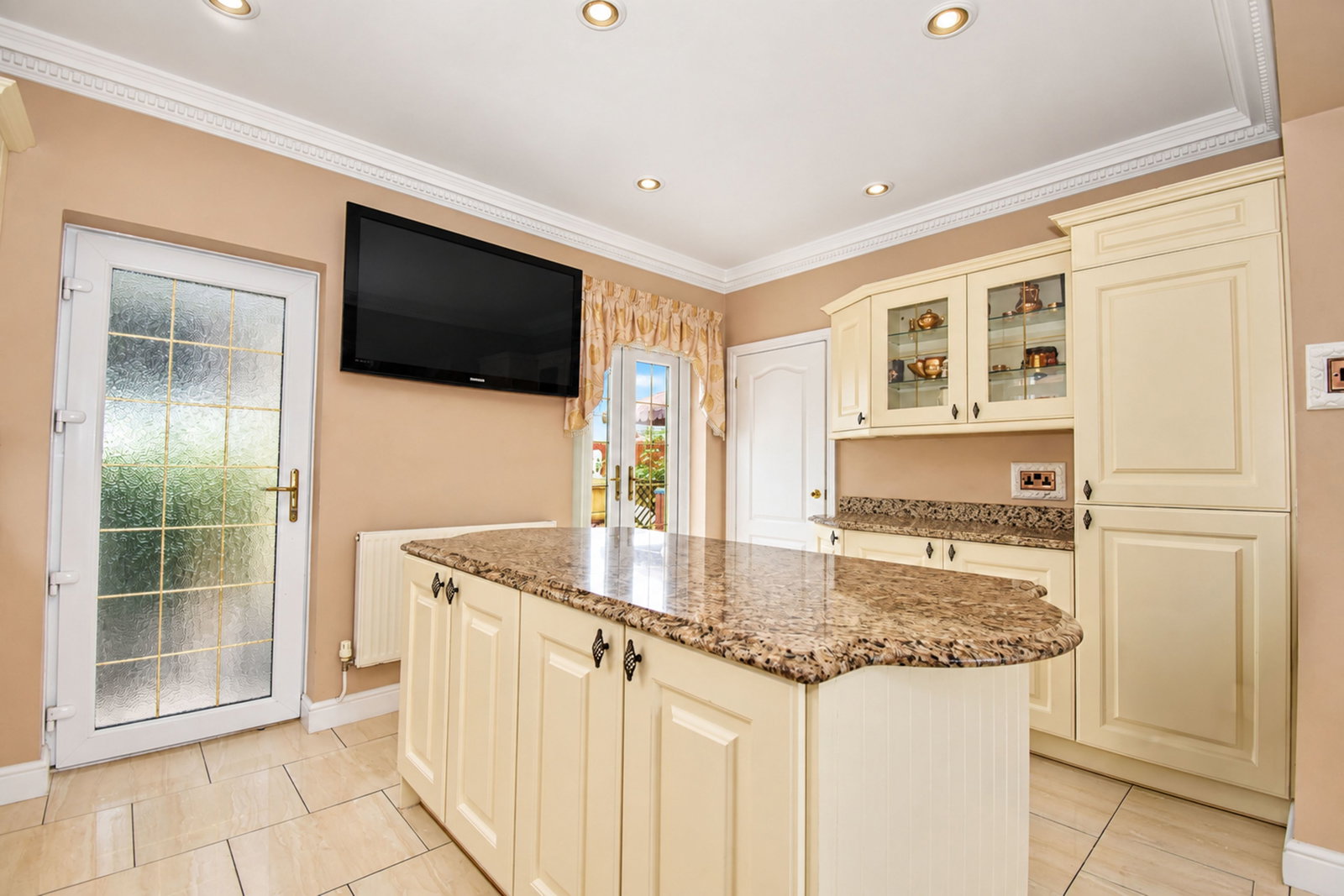Detached House for sale in Dudley, Robert Street, Dudley, DY3 2AZ