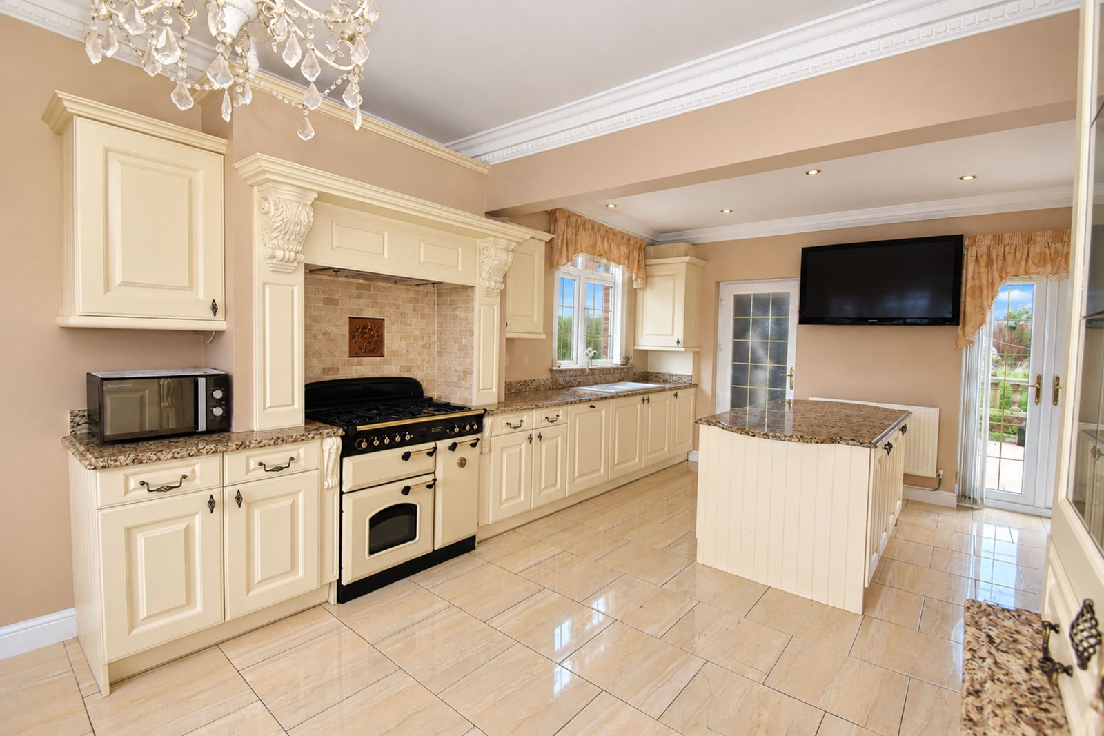 Detached House for sale in Dudley, Robert Street, Dudley, DY3 2AZ