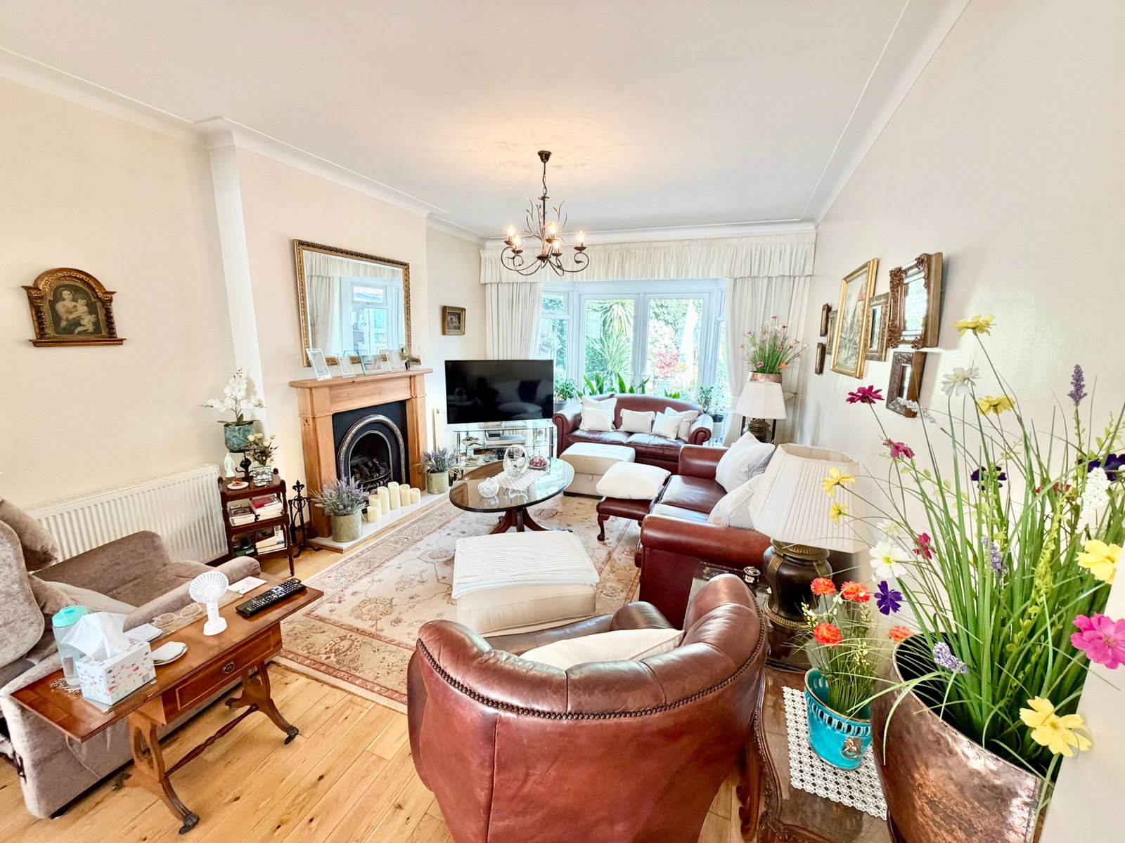 Semi Detached House in Edgware