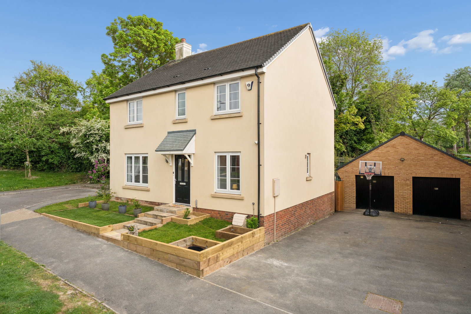 Detached House in Dunstable