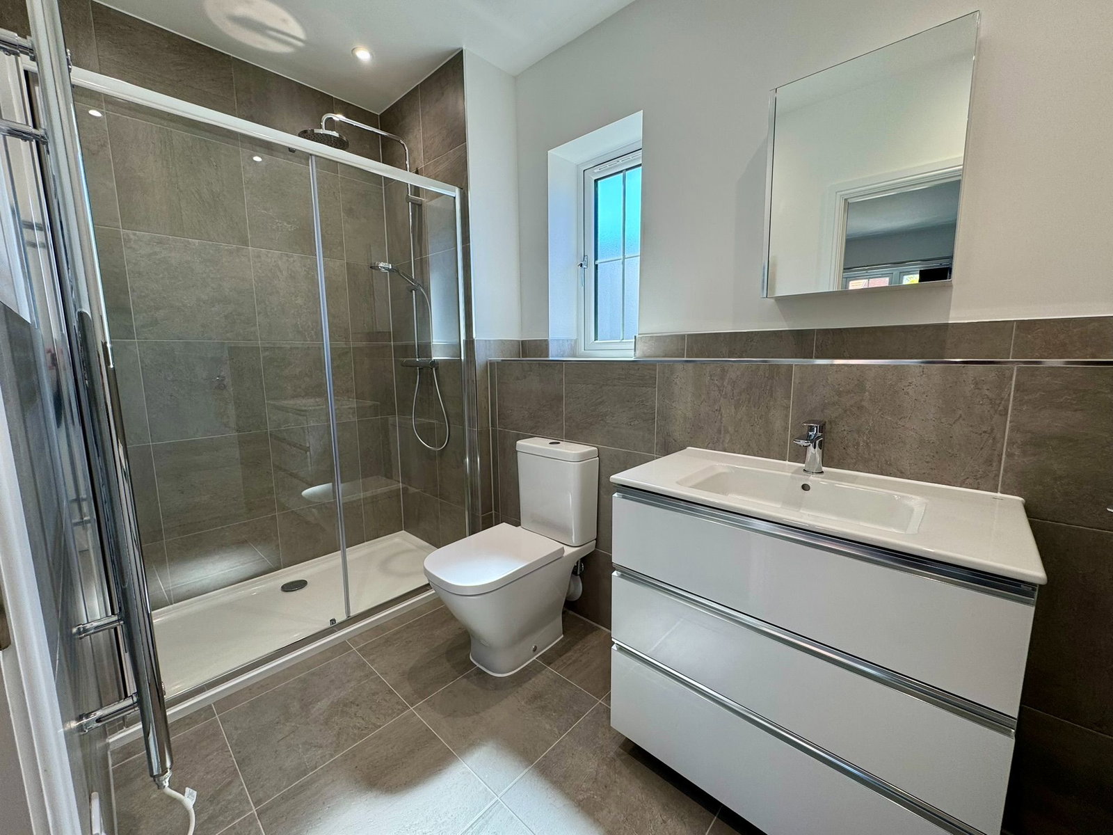 Detached House for sale in Ashford, Meadow View, Grove Park, Ashford, TN25