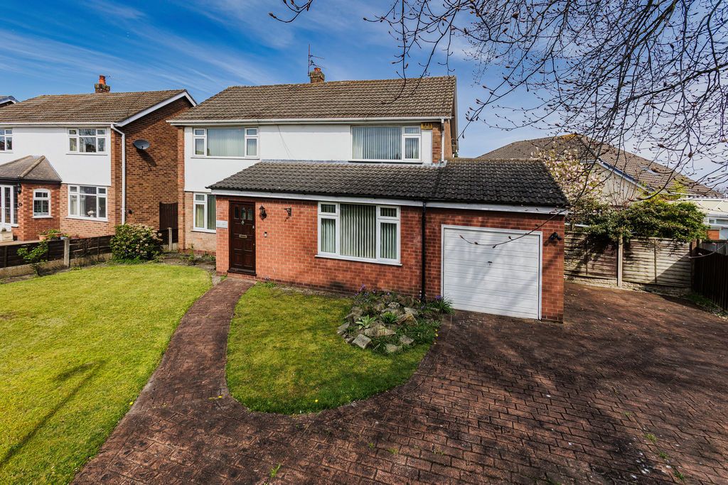 Detached House in Liverpool