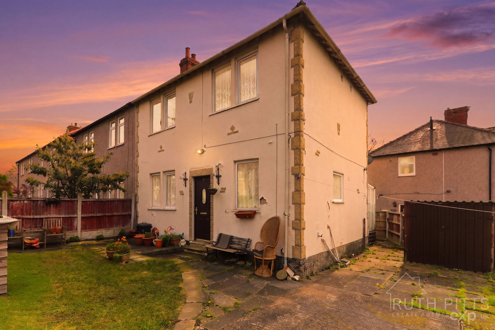 Semi Detached House in Wakefield