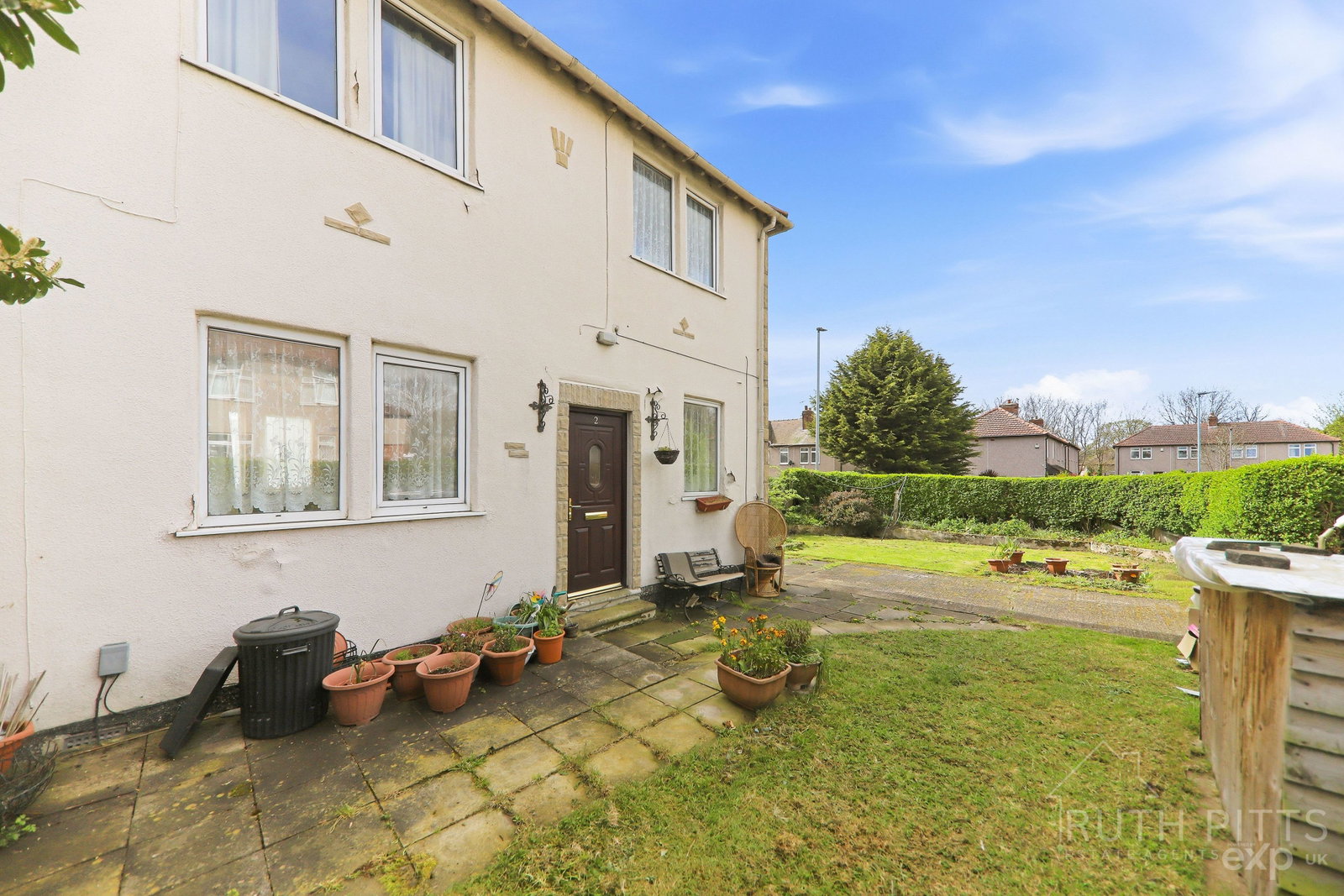 Semi Detached House in Wakefield