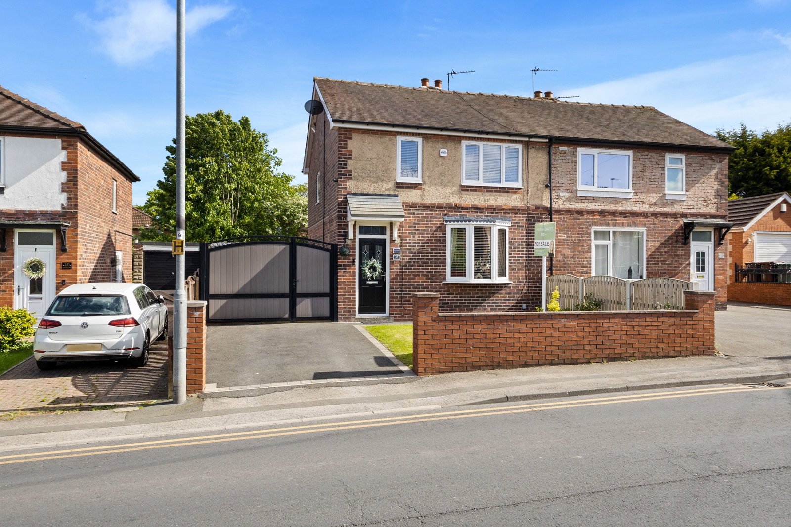 Semi Detached House in Pontefract