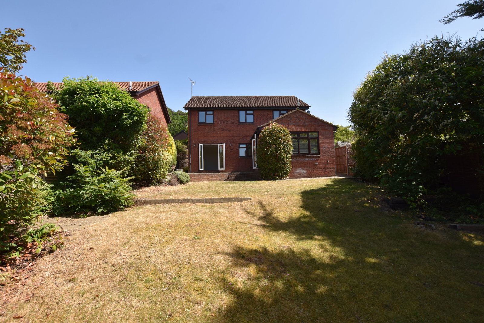 Detached House in Camberley