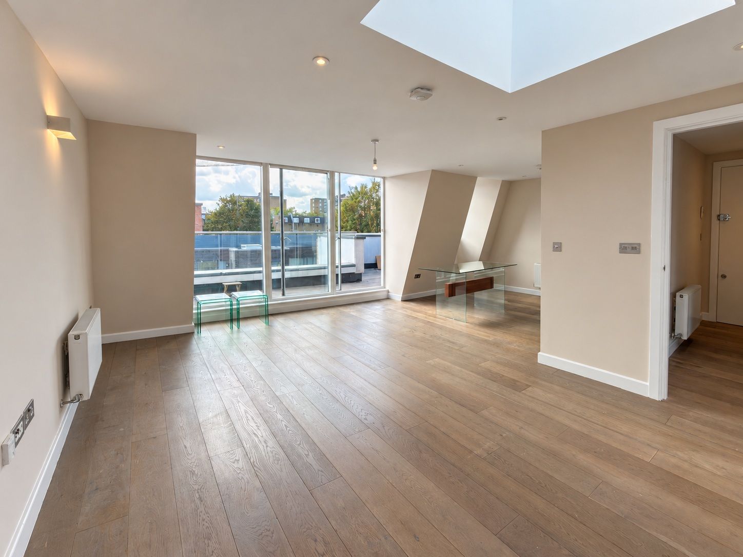 Flat for sale in London, Southern Row, Notting Hill, W10, 776 m²