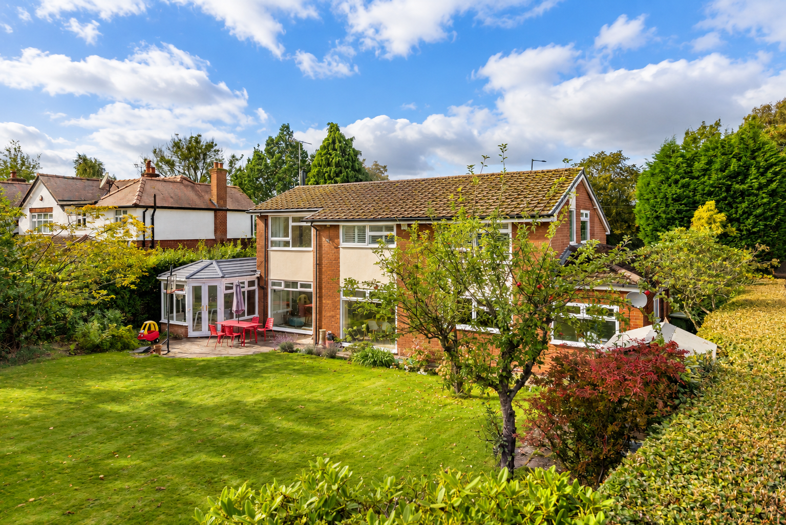 Detached House for sale in Stockport, Compstall Road, Romiley, Stockport SK6, 2318 m²