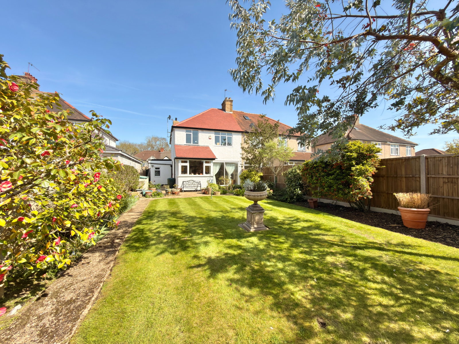 Semi Detached House for sale in Harrow, College Hill Road, Harrow, HA3, 1194 m²