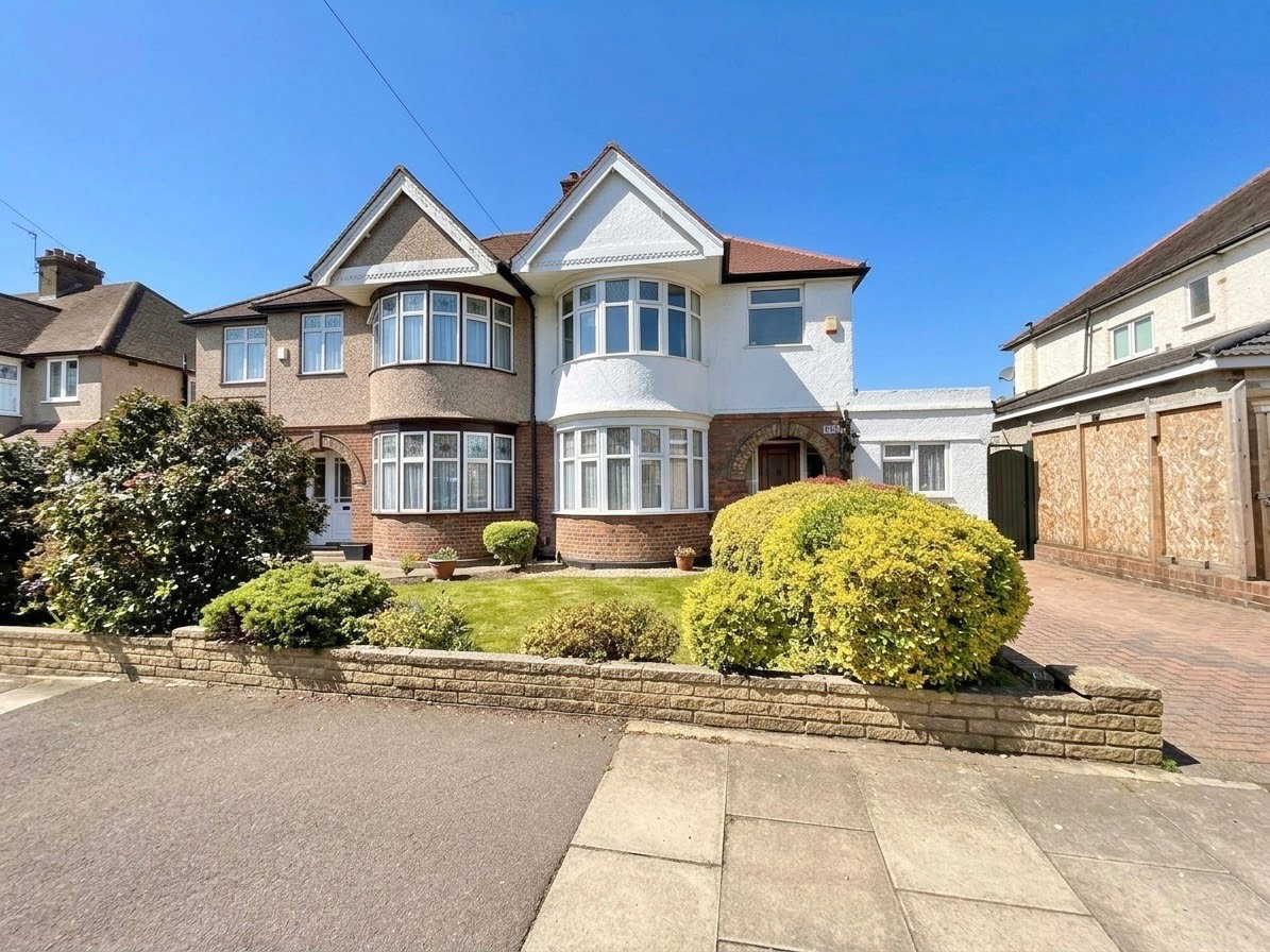 Semi Detached House for sale in Harrow, College Hill Road, Harrow, HA3, 1194 m²