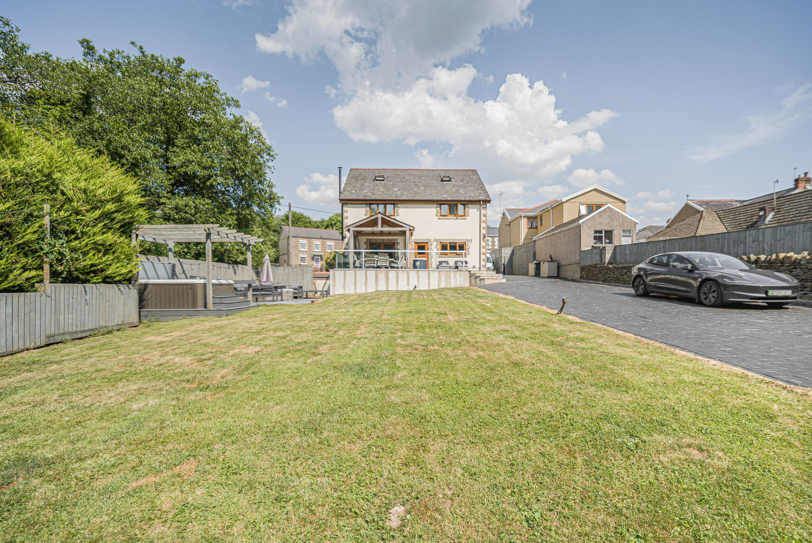 Detached House in Swansea