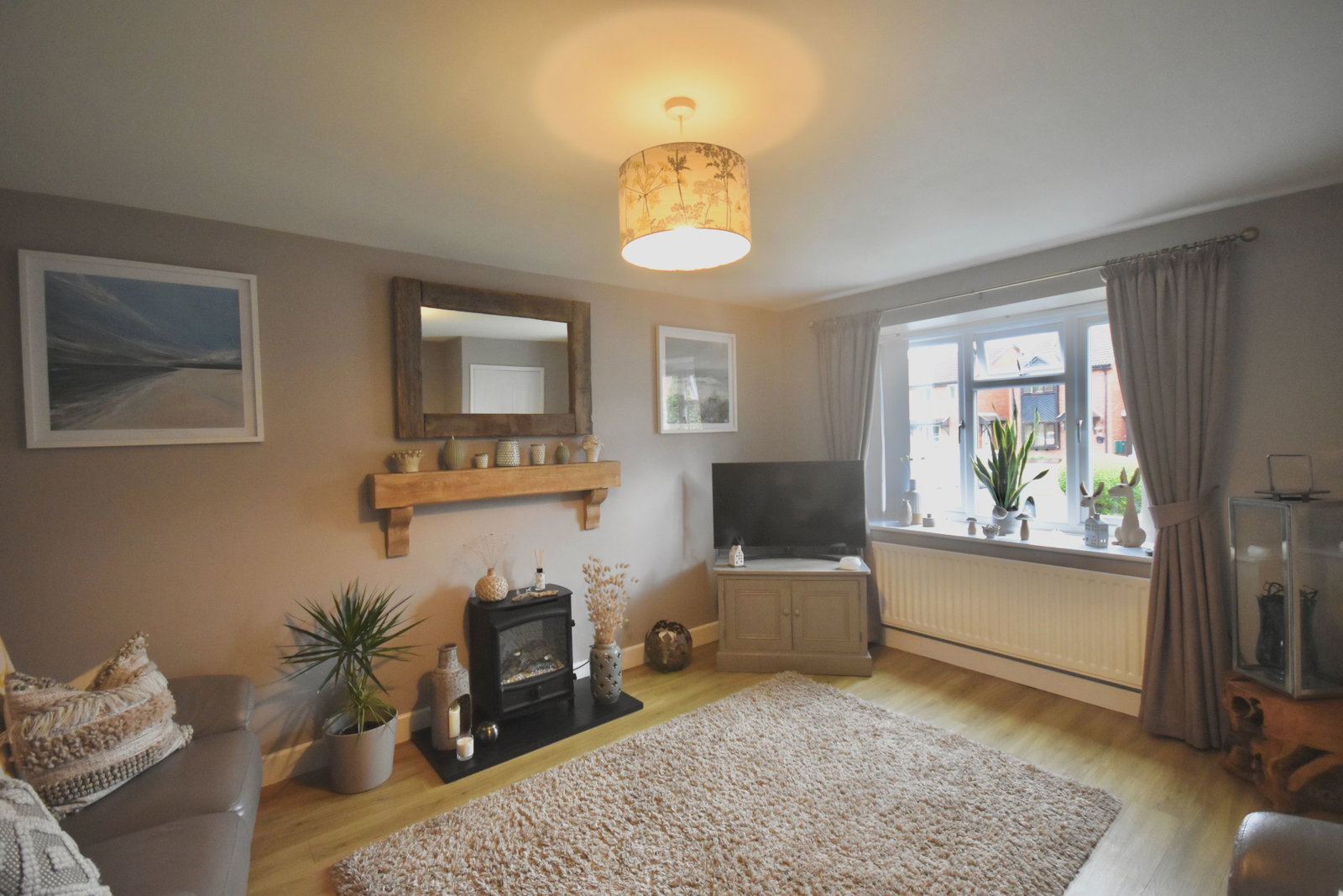 Link Detached House in Burton-on-trent