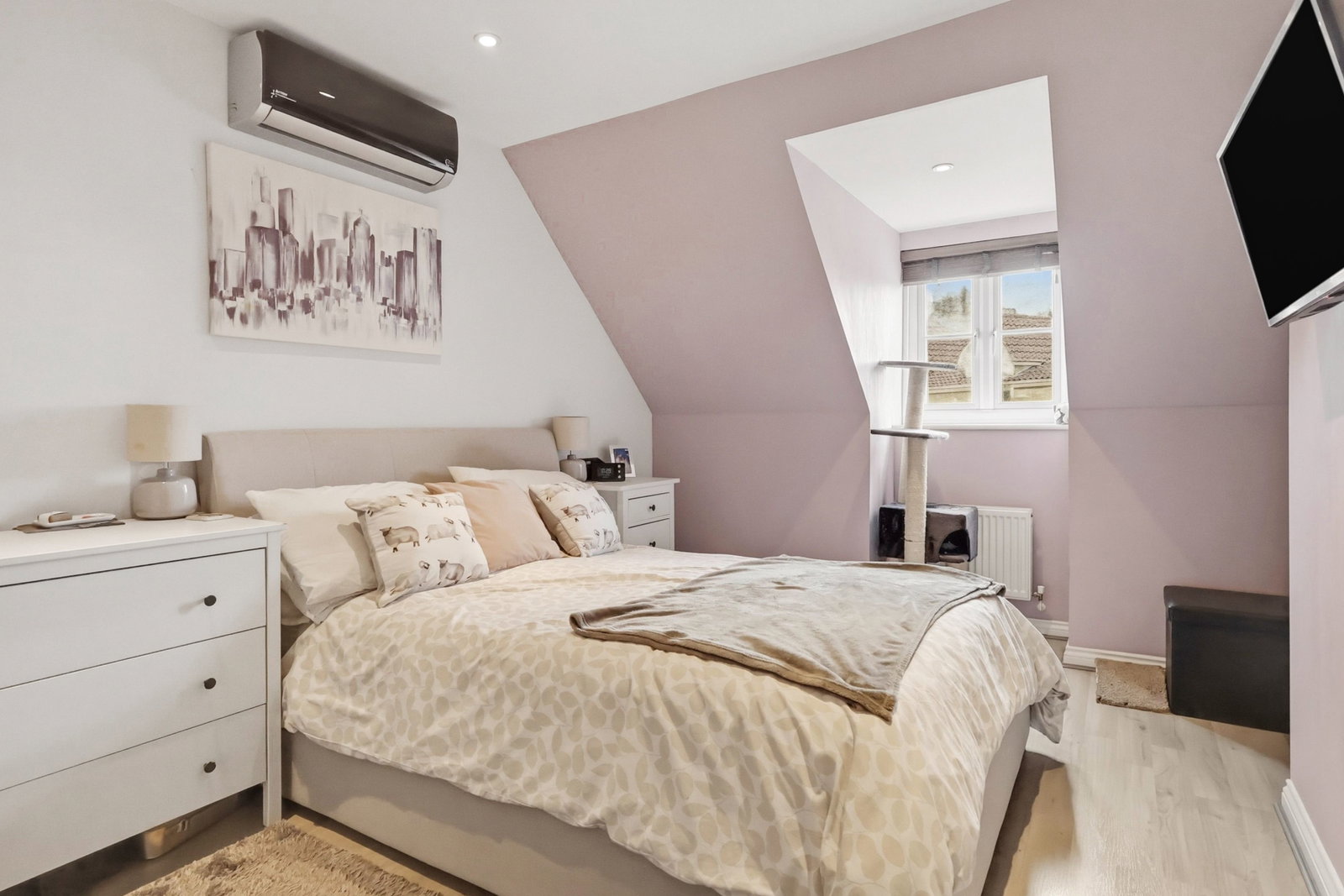 Semi Detached House for sale in Wickford, Annett Close, Wickford, SS12