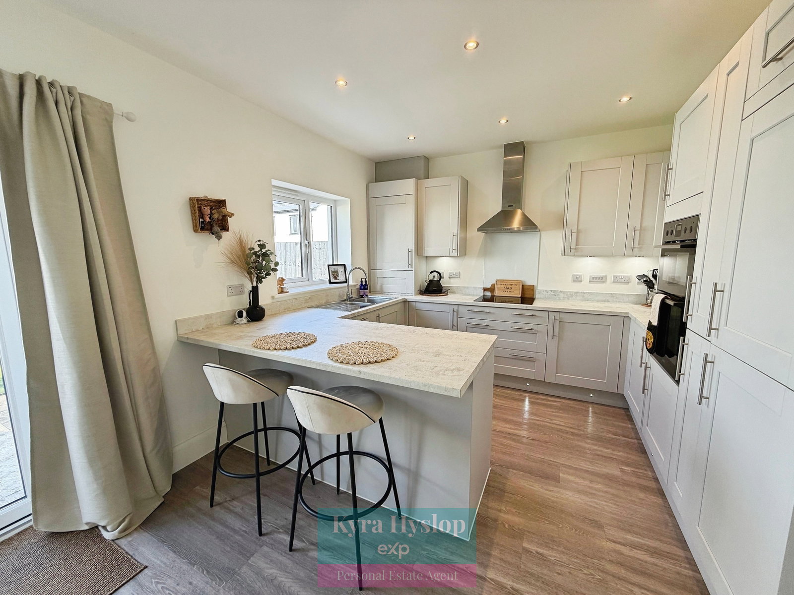 Semi Detached House in Exeter