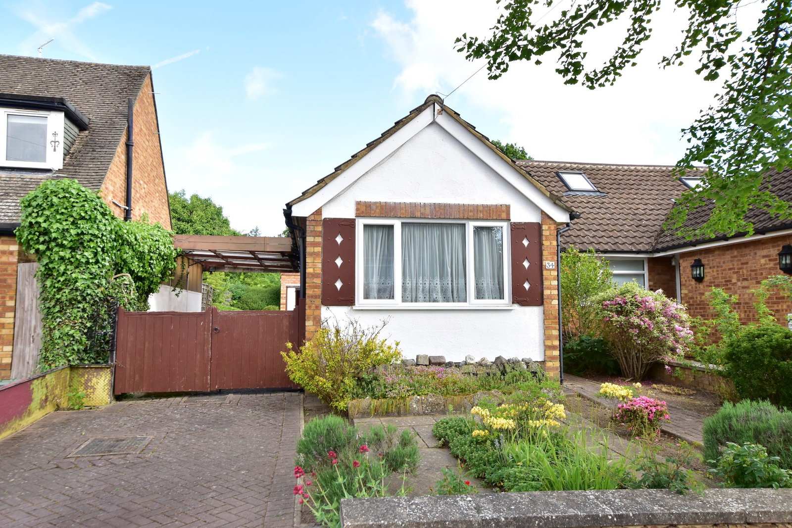 Semi Detached Bungalow in Hillingdon