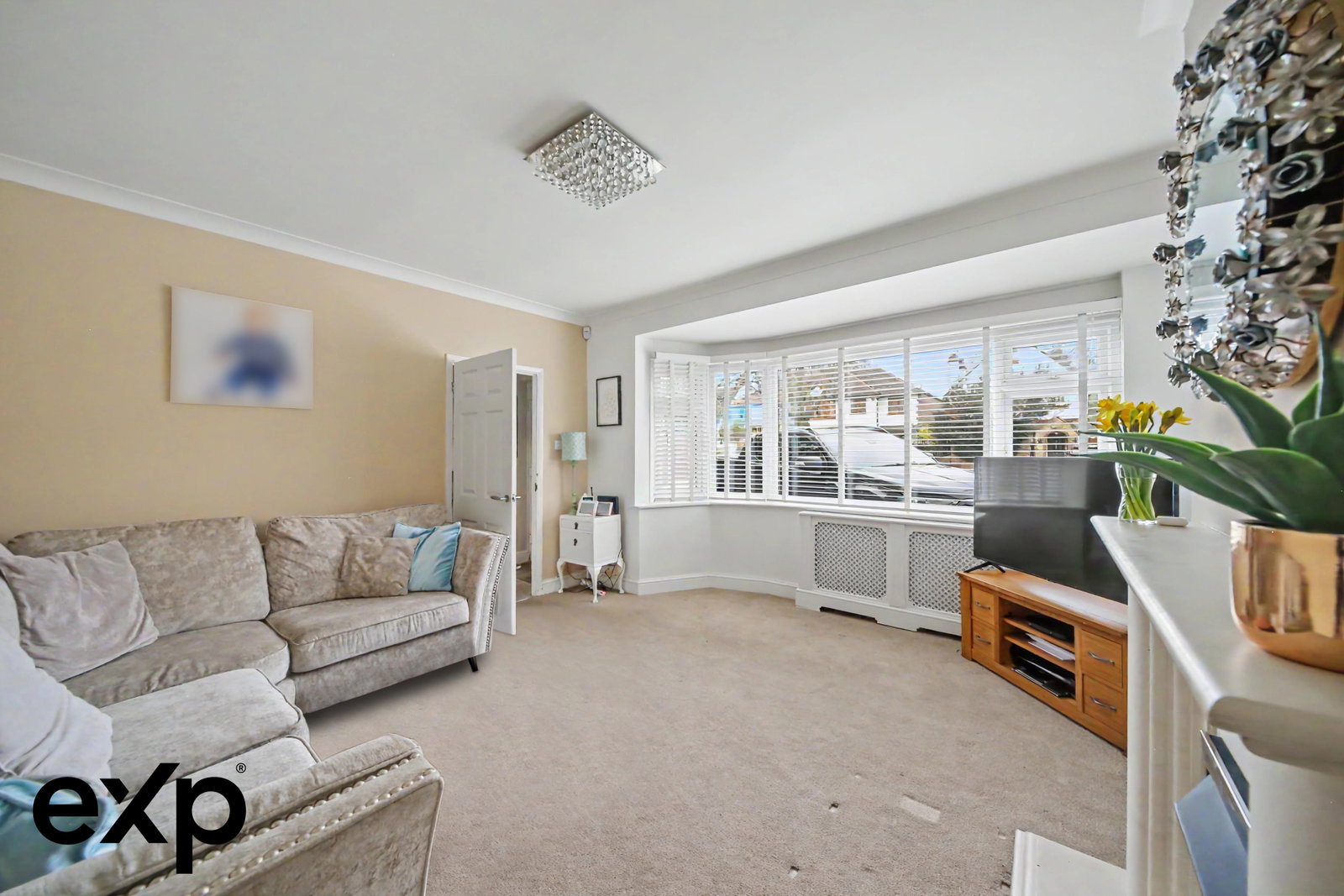 Semi Detached House in Romford