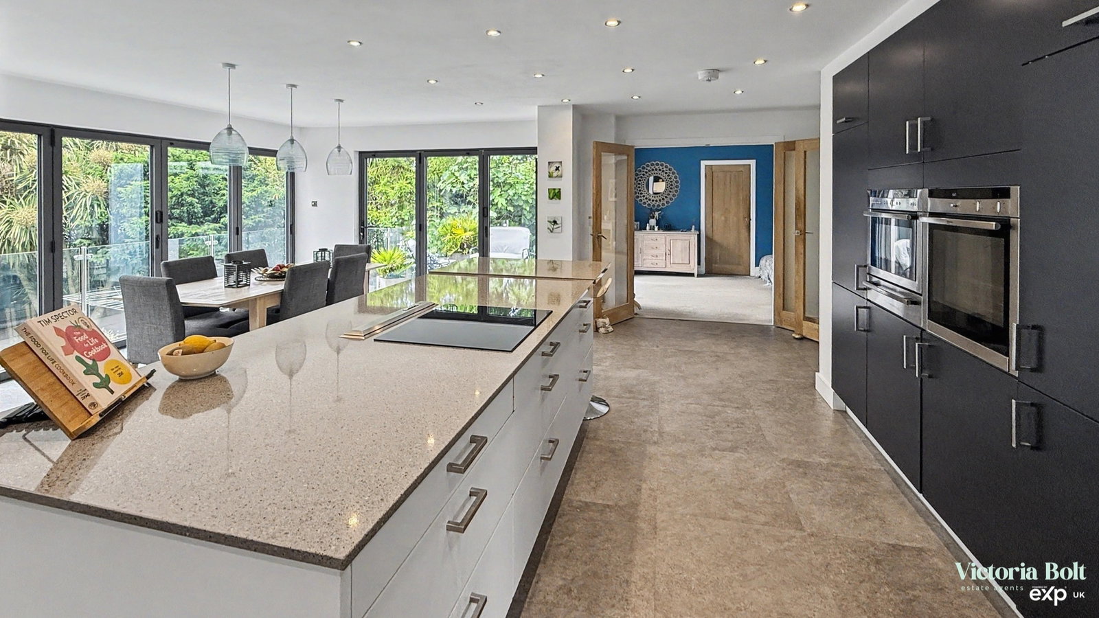 Detached House in Plymouth
