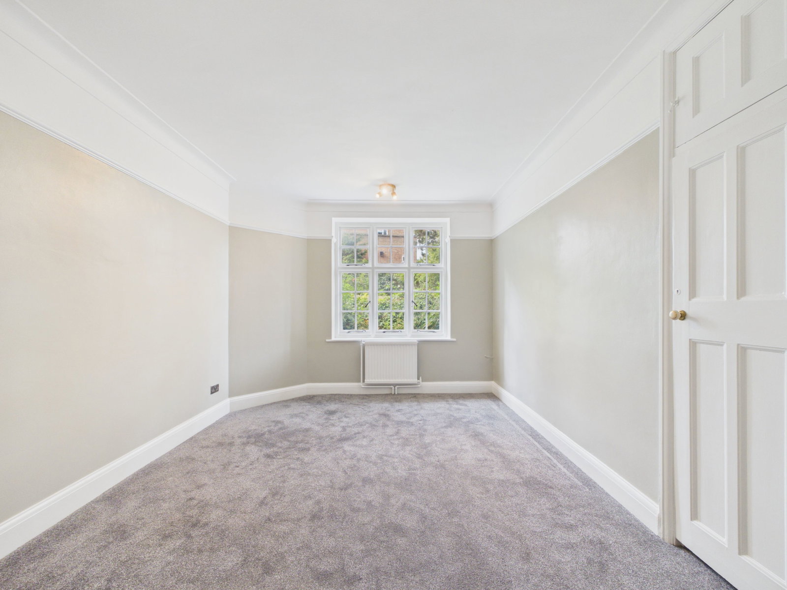 Ground Floor Flat for sale in London, Vernon Court, Hendon Way, 1208 m²