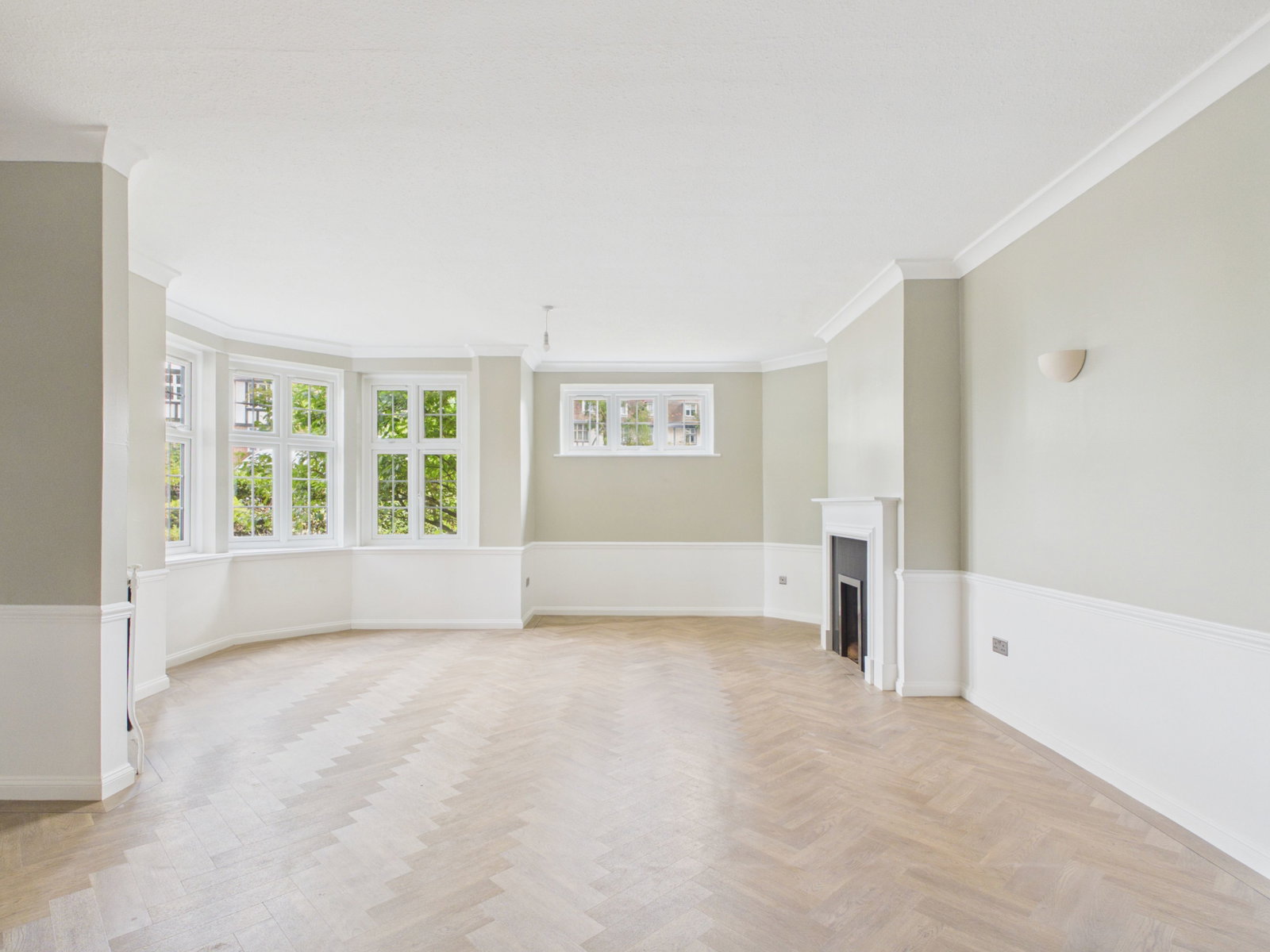 Ground Floor Flat for sale in London, Vernon Court, Hendon Way, 1208 m²