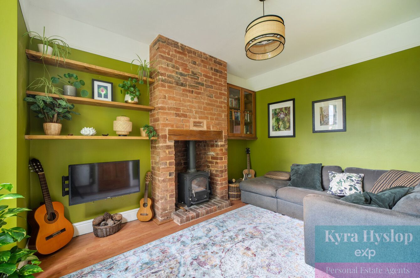 Semi Detached House in Exeter