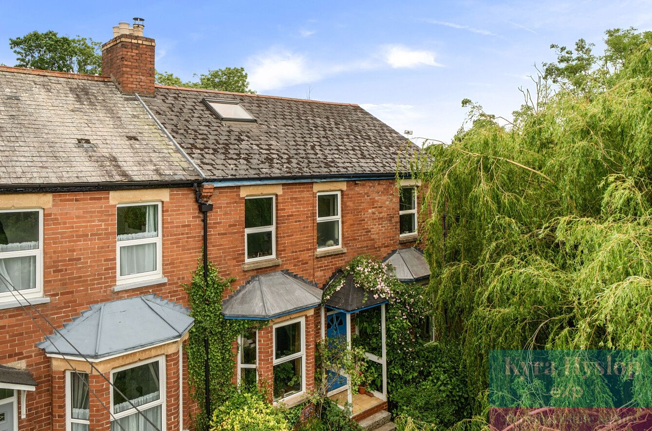 Semi Detached House in Exeter