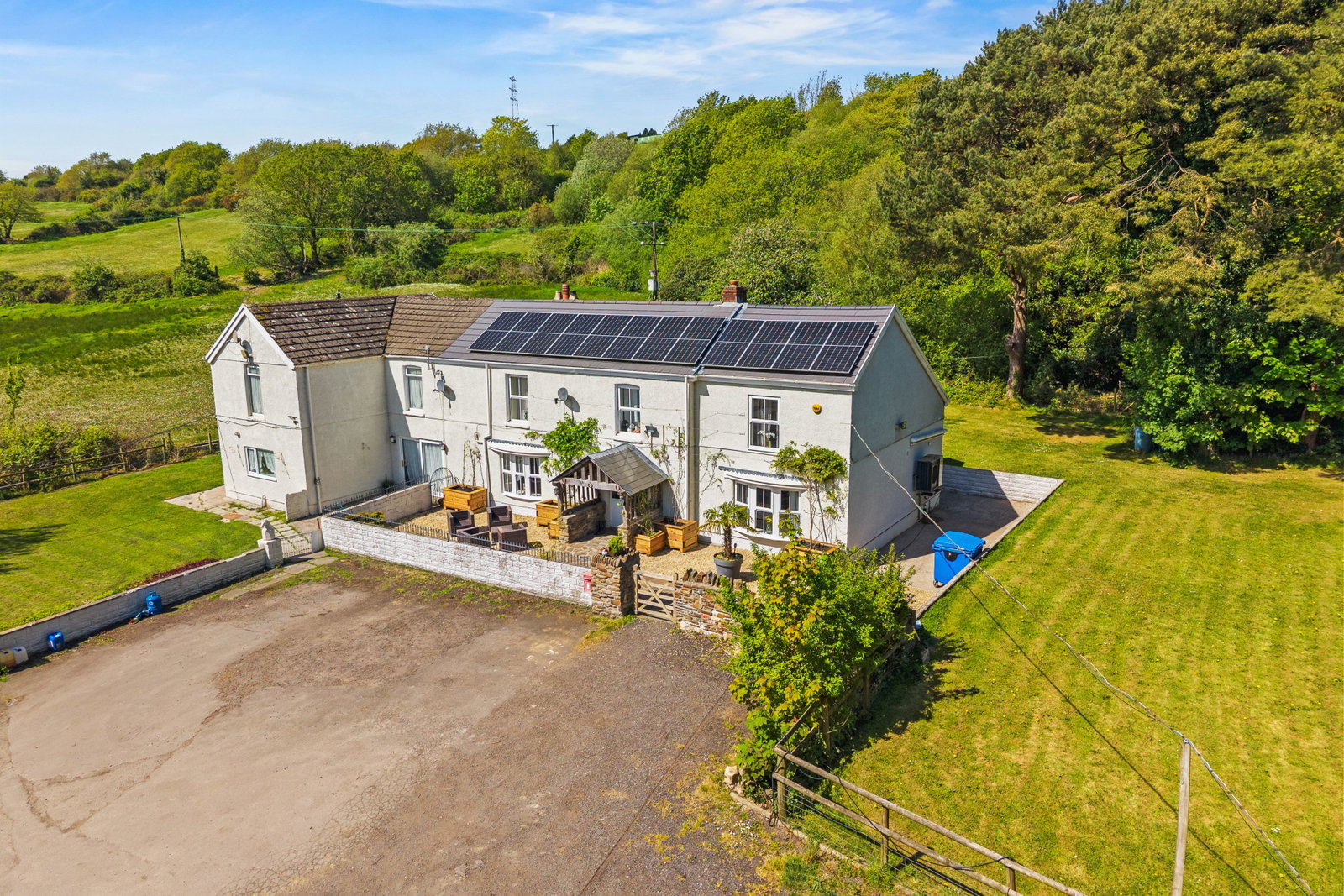Semi Detached House in Swansea