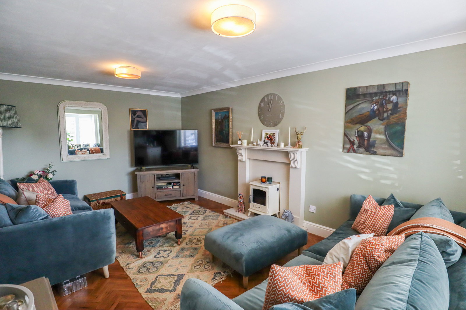 Detached House in Calne