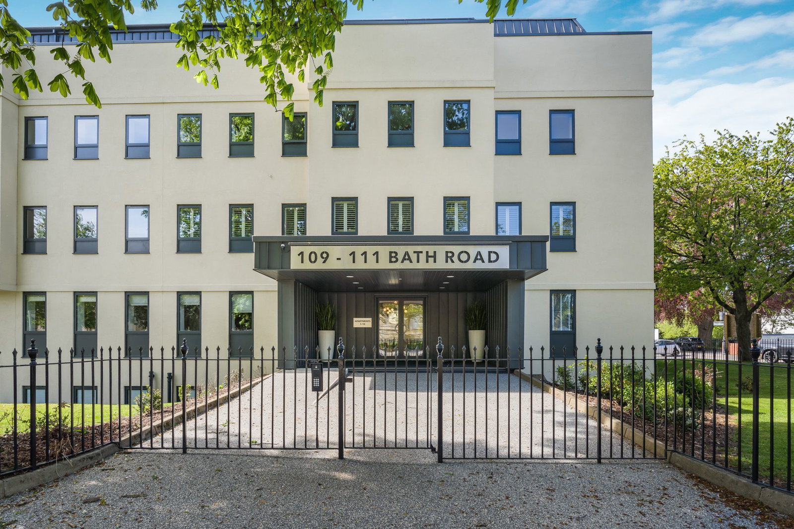 Apartment in Cheltenham