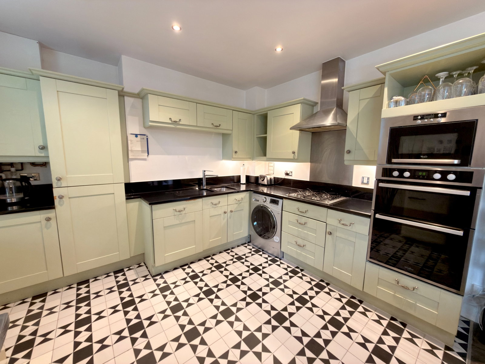 Flat in Harrow