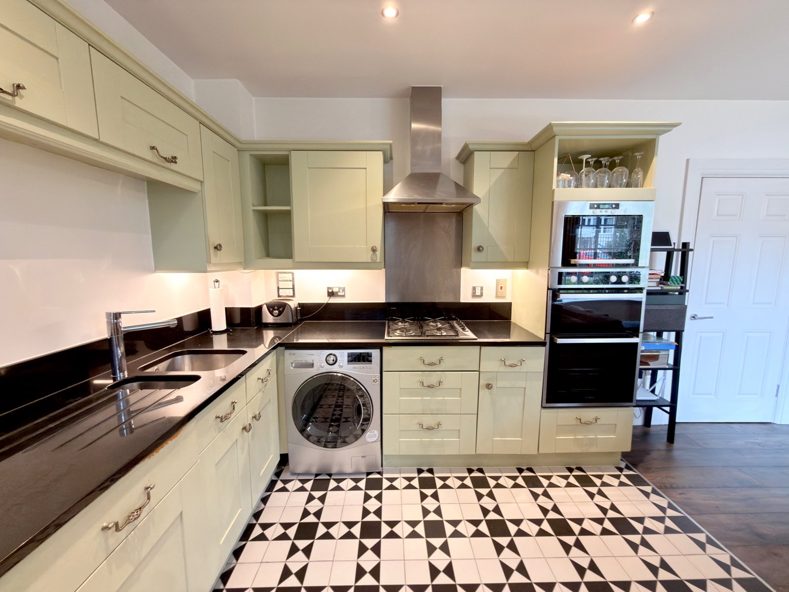 Flat in Harrow