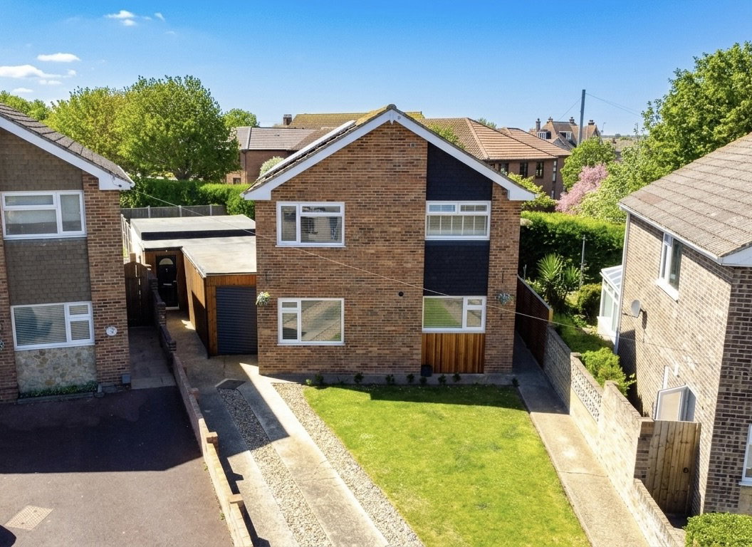 Detached House in Margate